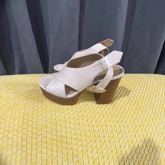 New - Picture 2 of 5